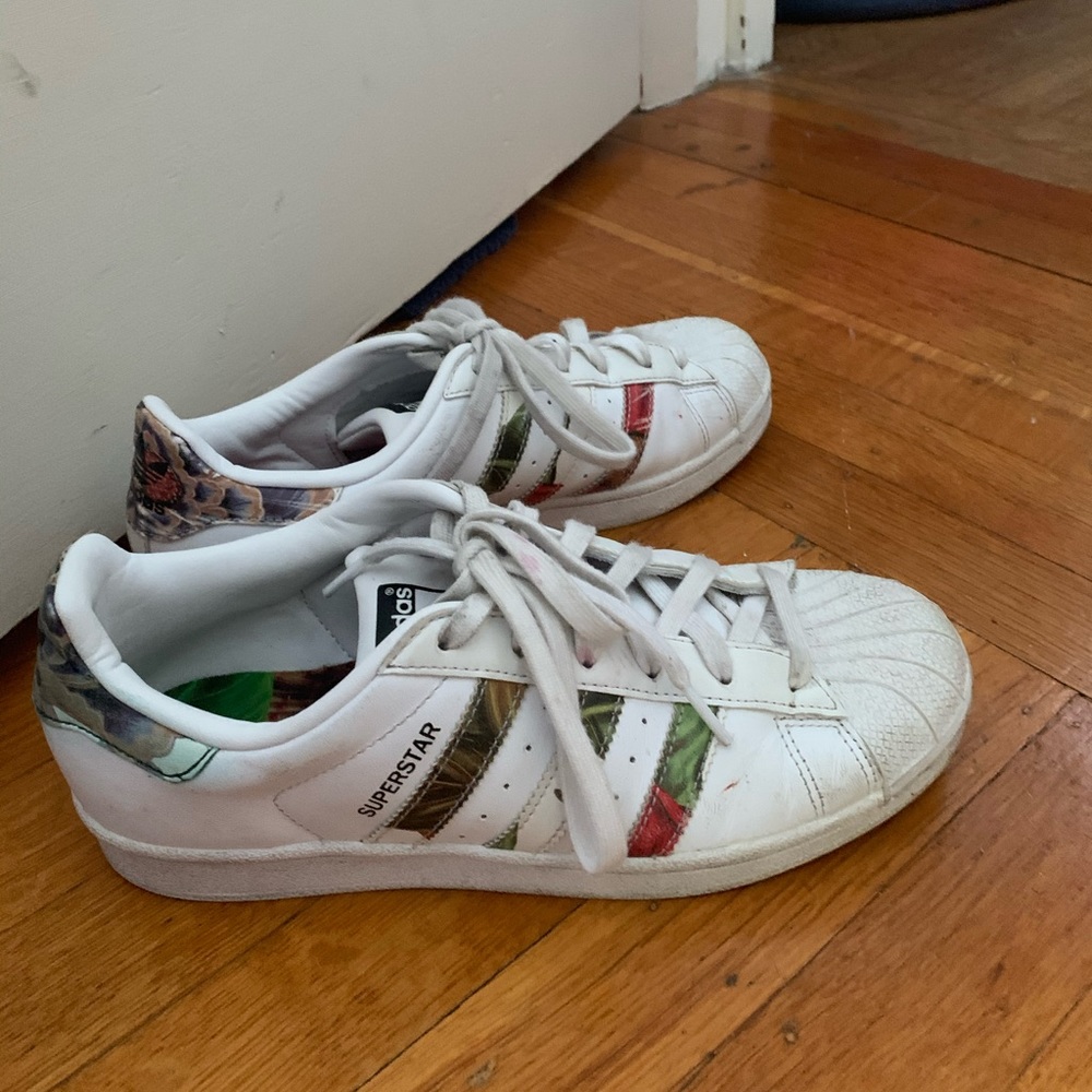 Adidas superstars